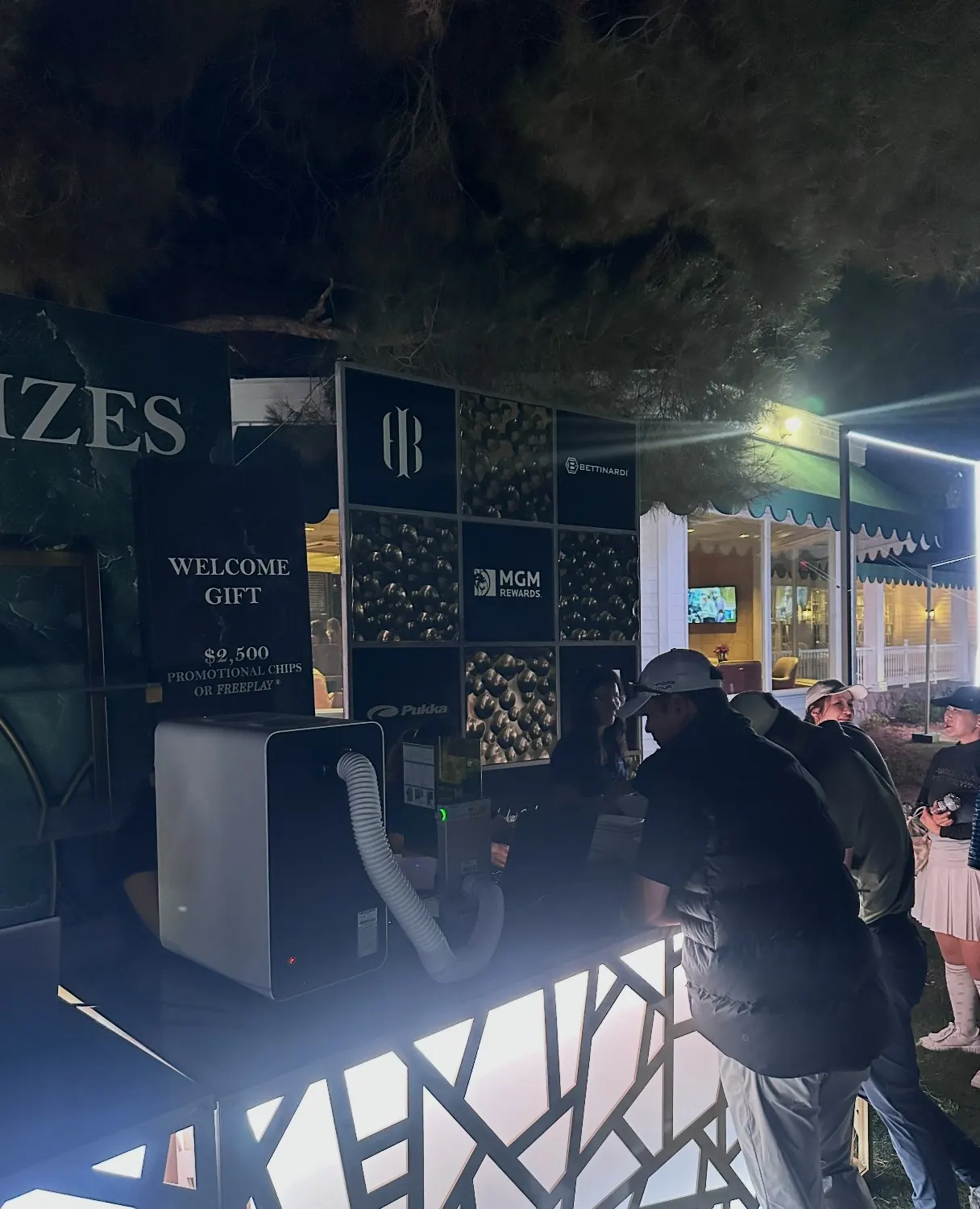 Bettinardi × MGM - On-site live print
