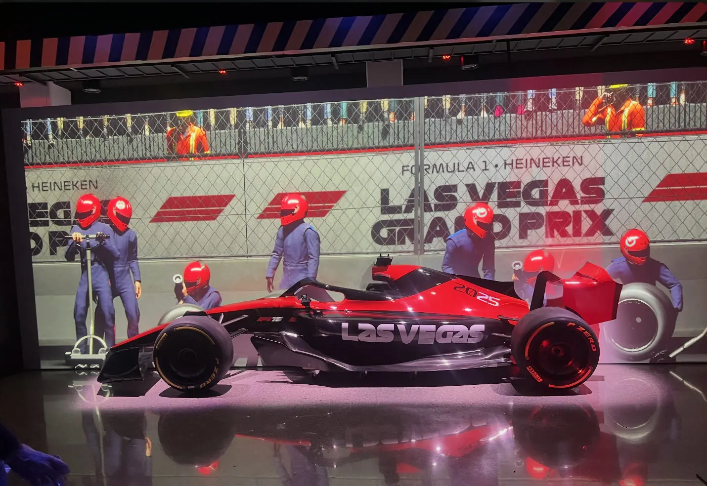 F1 Las Vegas - Pit display install